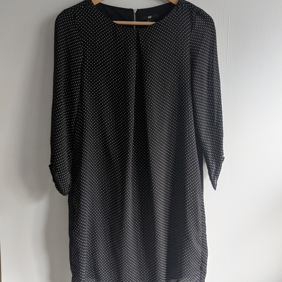 H&M Dresses & Skirts - H&M Black and White Polka Dot 3/4 Sleeve Dress Size 2